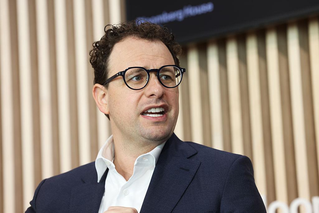Anthropic Eyes $900B+ Valuation in Major Fundraise