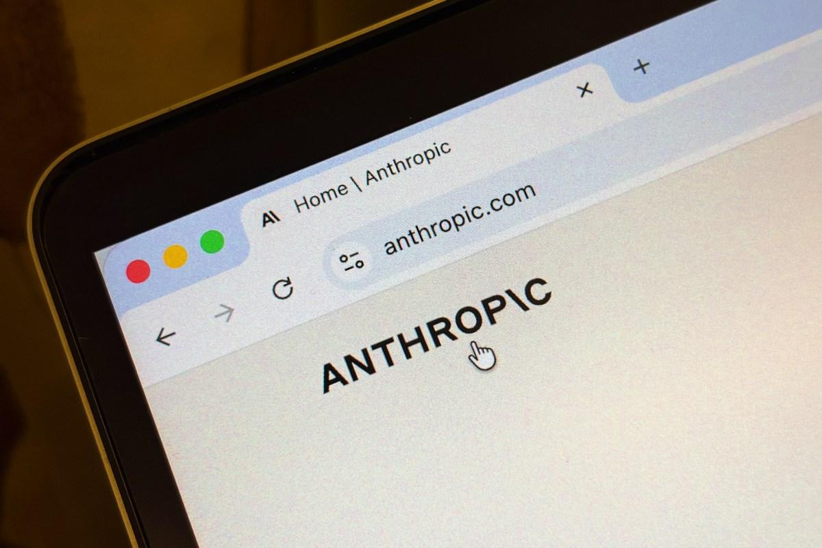 Trump Officials Push Banks to Test Anthropic's AI Model