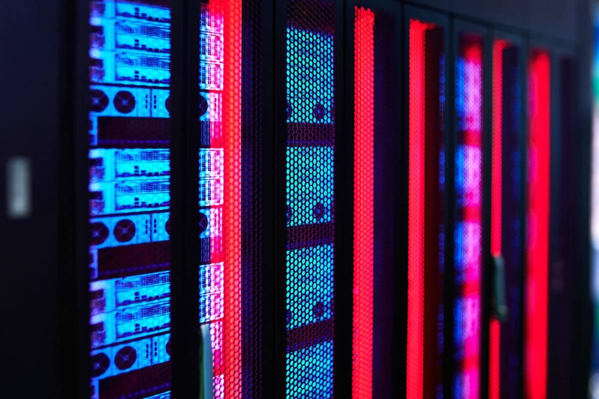 Poll: Americans Prefer Warehouses Over Data Centers
